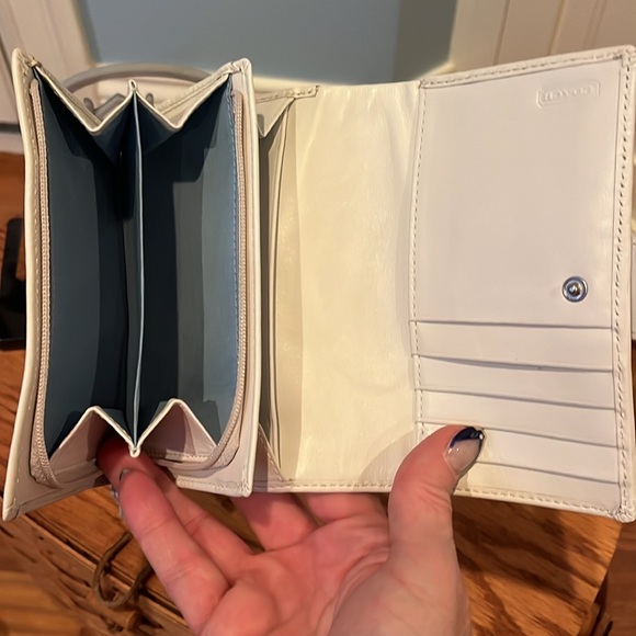 Coach blue and white handbag with matching wallet - Picture 4 of 4